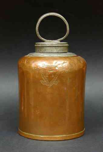 Barock- Kupferschraubflasche, datiert 1758